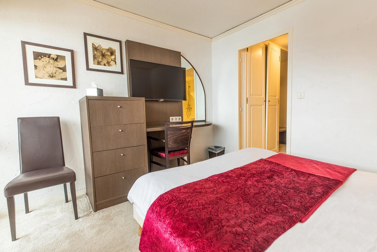 Madame Vacances Hotel & Spa Le Mottaret Meribel Exterior photo